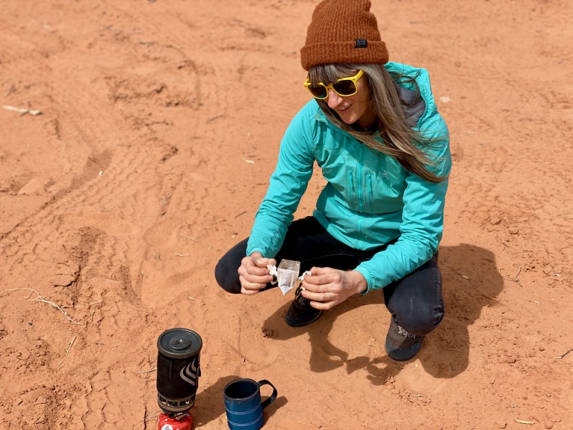 kuju pocket pour-over - our lead reviewer gets ready to add a kuju pour-over to her mug...