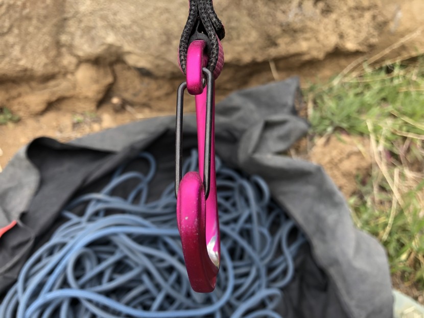 black diamond hotforge hybrid - look inside the end of the sling and you can see the black...