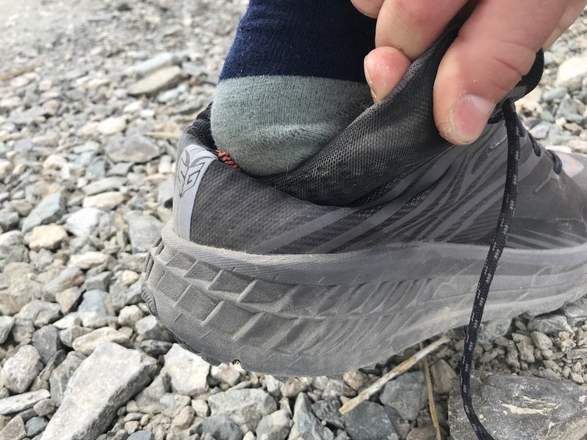 hoka speedgoat mid 2 gtx - the soft upper does not always want to let our foot slide in easily...