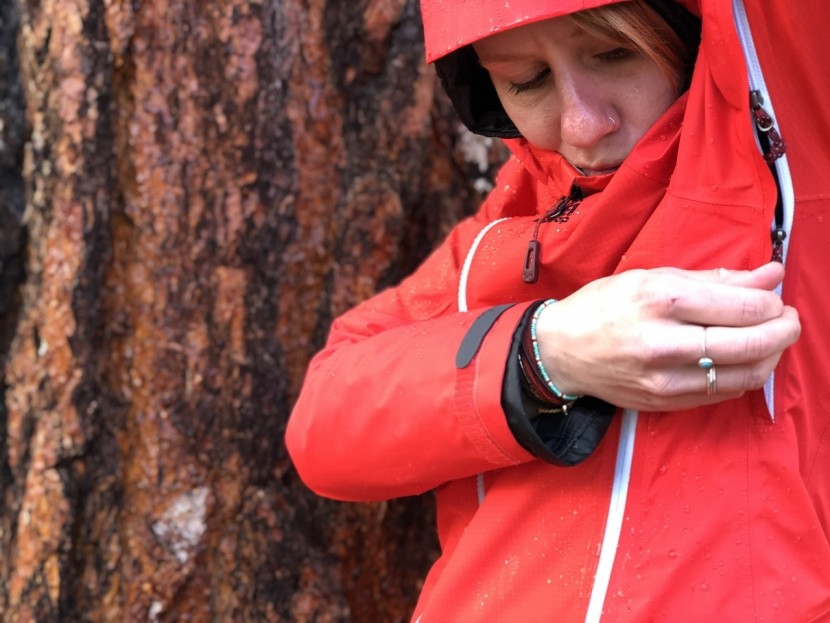 rei co-op stormbolt gtx for women - the pit vents on this jacket are long and dual direction - pretty...