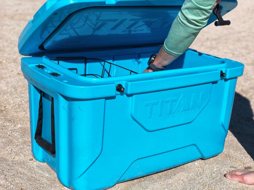 arctic zone titan deep freeze 55qt - not an exceptional insulator or a knock-out value, the titan doesn't...