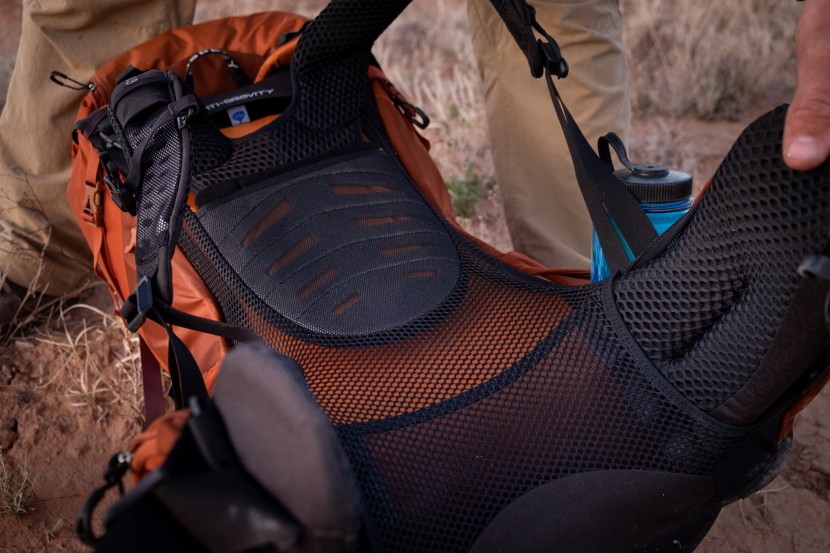 osprey aether ag 60 - a comfy padding in the shoulders and hip belts are some of the...