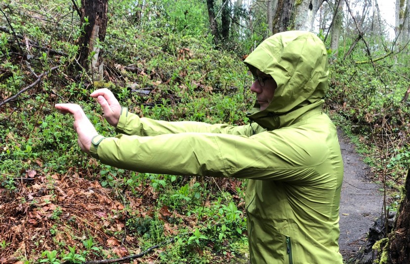 outdoor research interstellar - when we reached forward or above our heads, the sleeves didn't pull...