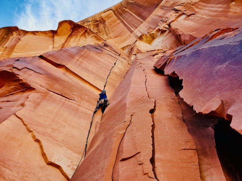 mountain hardwear kor preshell hoody for women - the kor preshell offers unparalleled mobility on classic desert...