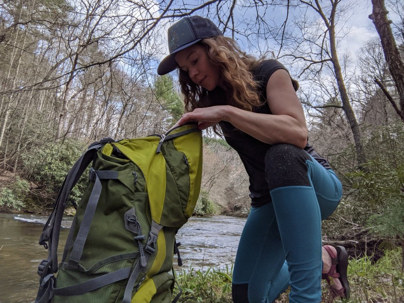 fjallraven abisko trekking tight for women - kneeling in debris? no problem.
