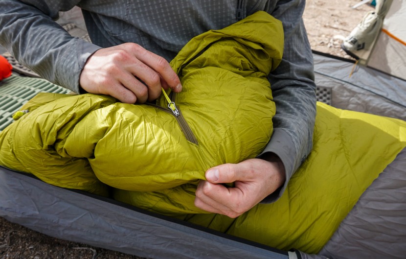 marmot hydrogen - this auxiliary zipper on the marmot hydrogen boosts the bag's...