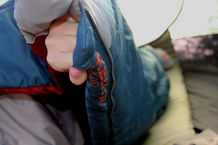 kelty callisto 30 - a full-length draft tube helps retain heat. kelty also went the...