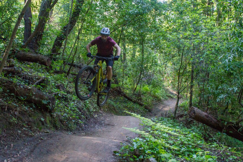 fox racing speedframe pro - it isn't the lightest helmet in the test, but it certainly isn't...