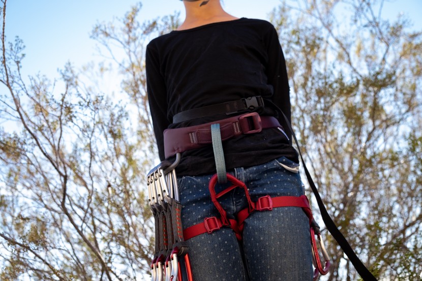black diamond momentum - kid's - the waist belt, even on the smallest kids, can't tighten enough to...