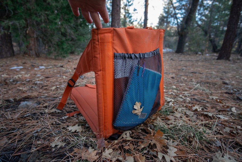 alps mountaineering weekender seat - the weekender has a perfect pocket for toting along notebooks...