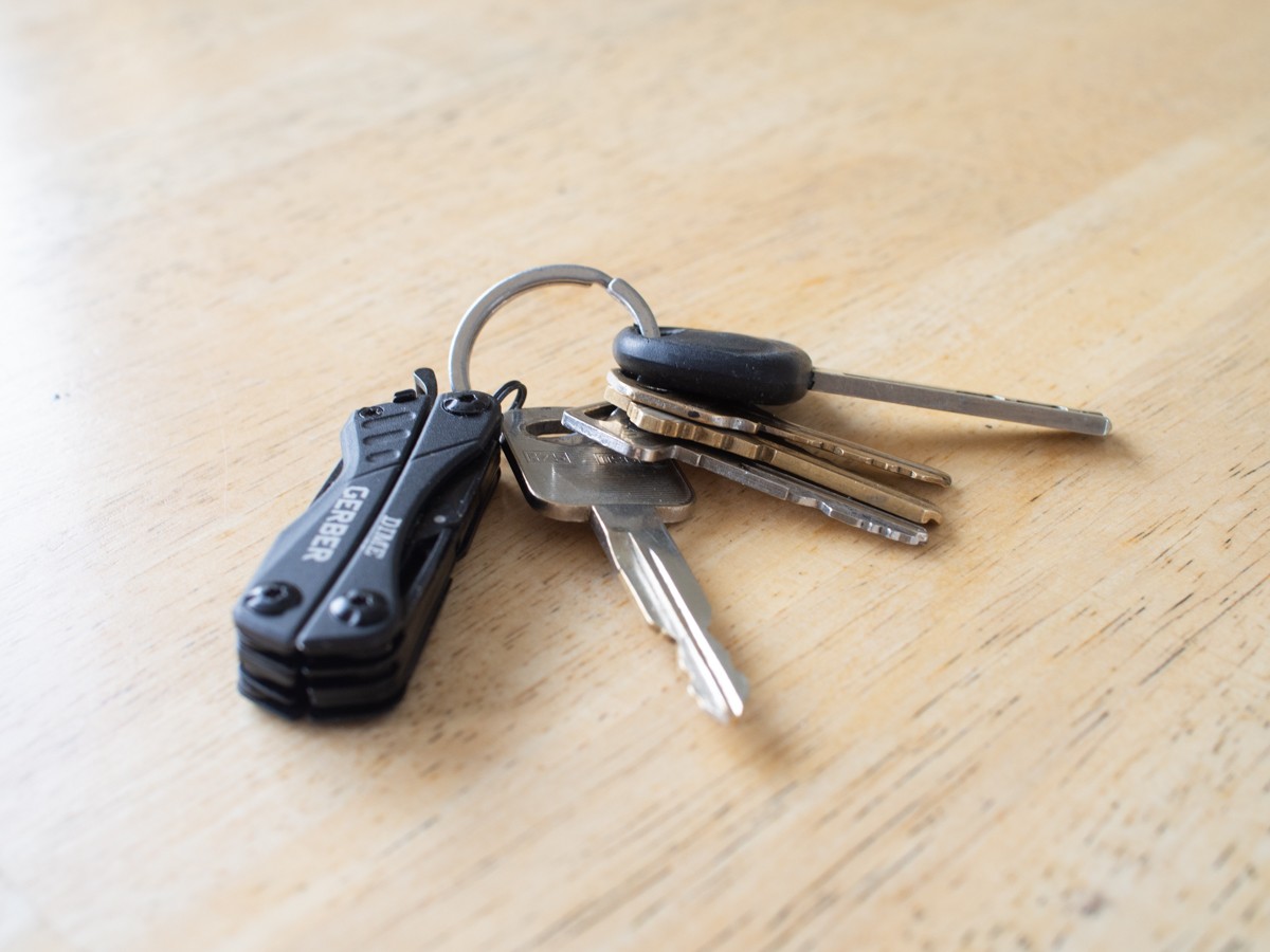 Gerber Dime Review (This is where the Dime really shines. It is tiny and virtually disappears on your keychain.)