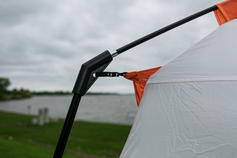 eureka copper canyon lx 4 - the rugged but wonky corner knuckle of the eureka copper canyon lx 4p.