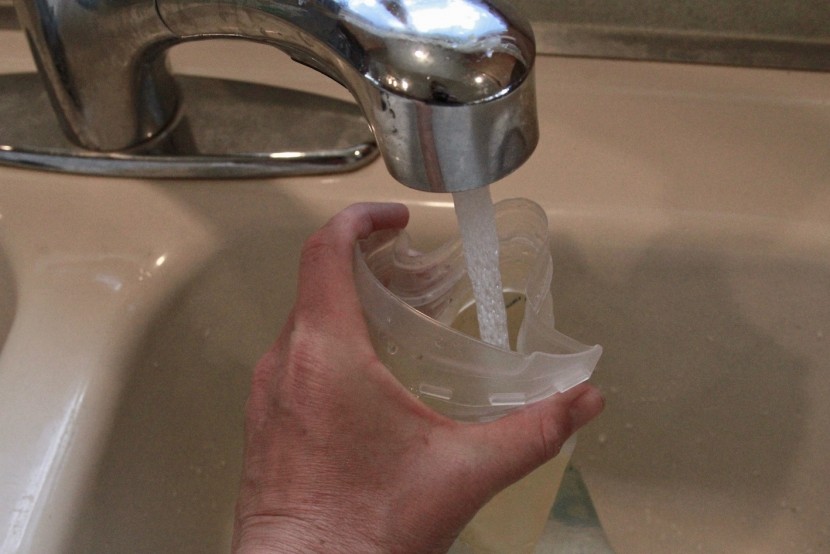 hydrapak hydrasleeve - you can fill this bladder with just one hand. simply pinch it open...