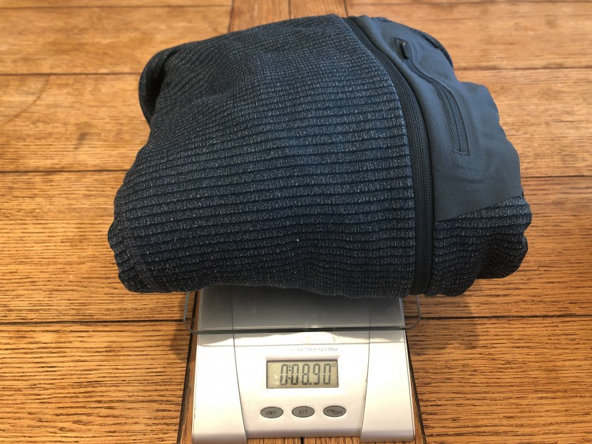 mountain hardwear type 2 fun 3/4 zip hoody for women - this fleece is exceptionally lightweight and packable.