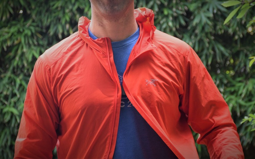 the chest snap allows the jacket to be almost fully unzipped...