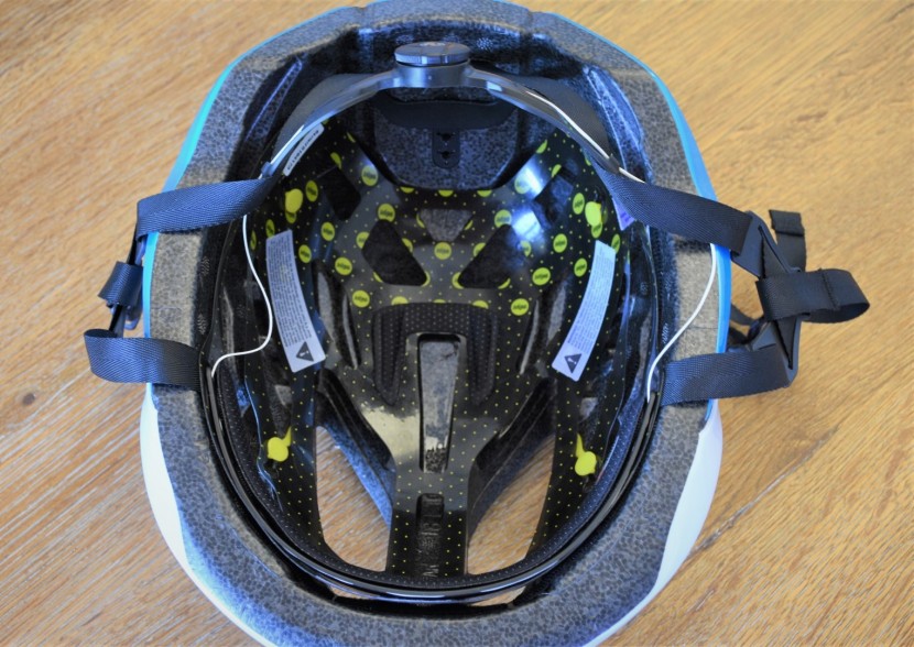 oakley aro5 - the aro5 has a minimalist headband system and minimal padding, so if...