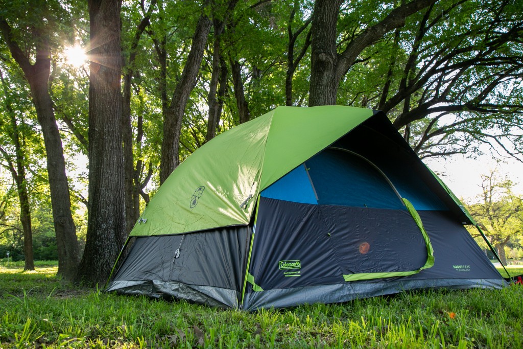 coleman dark room sundome 6 - sun's out but you wouldn't really know inside the sundome with dark...