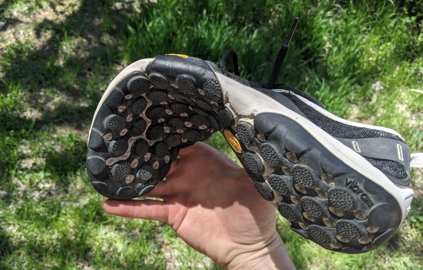 a little bit of downward flexion, but not easily enough to dig into...