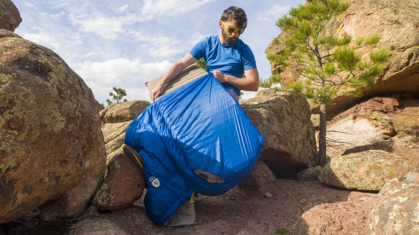 sierra designs cloud 800 / 35 - the sierra designs cloud 800 35 features a generous pad sleeve to...