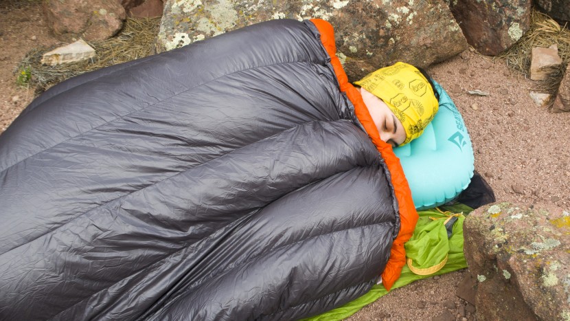 rei co-op magma trail quilt 30 - for warmer nights, the rei trail magma 30 quilt can be loosely...