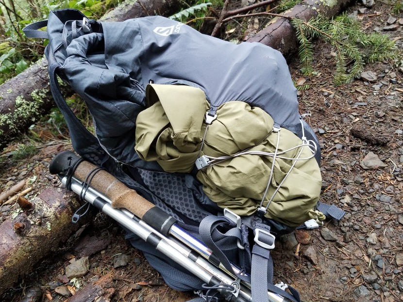 salomon xa 25 - this pack can carry things like layers or poles any which way, but...