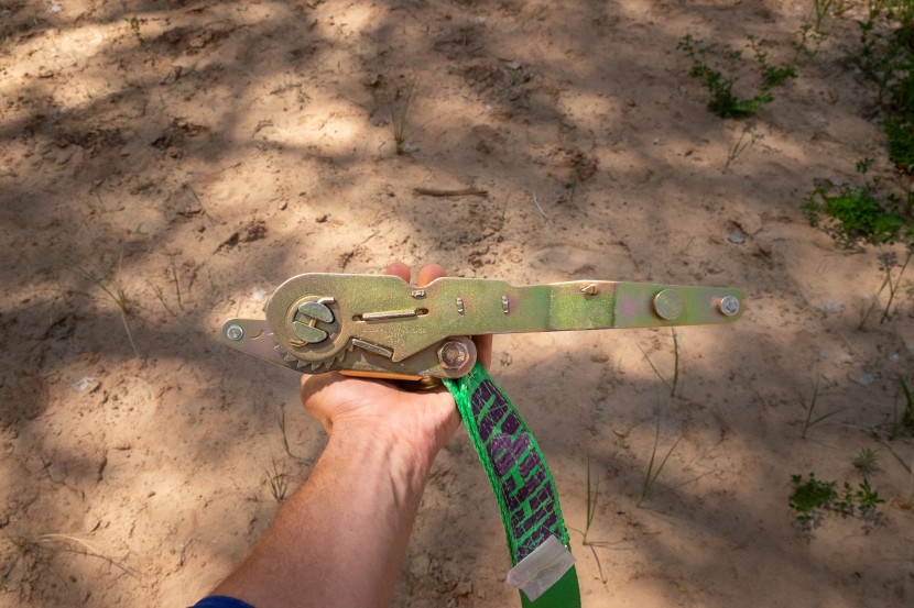 slackline industries aggro line - the alpha ratchet is an amazing tool to get these stretchy...