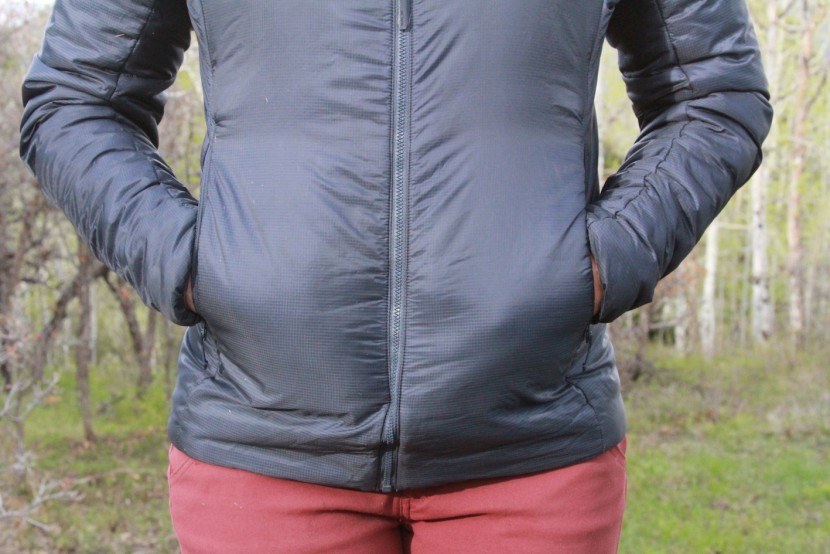 arc'teryx nuclei fl for women - the two hand-warming pockets are big enough to fit a gloved hand...