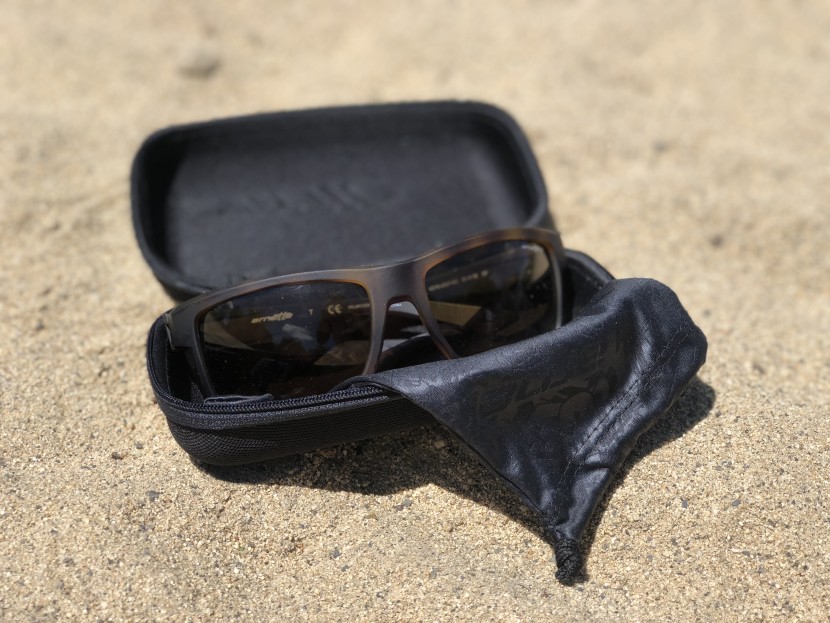 arnette corner man - the semi-rigid zippered case and cleaner bag that come with the...