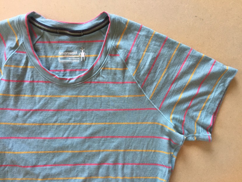 smartwool merino 150 short sleeve for women - raglan sleeves mean there are no seams running along the tops of the...