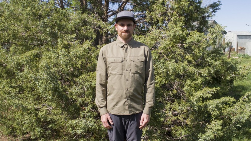 the canyon fits well and looks trim without being tight on our...