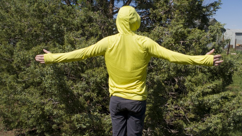 the fit of the baleaf includes long stretchy sleeves, a relaxed...