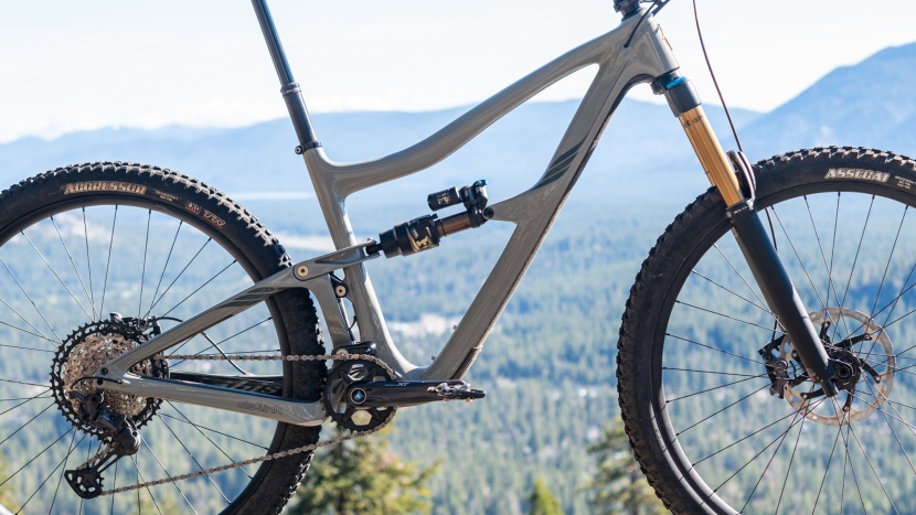 ibis ripmo v2 xt - it looks a lot like the original, but the new ripmo has a slacker...