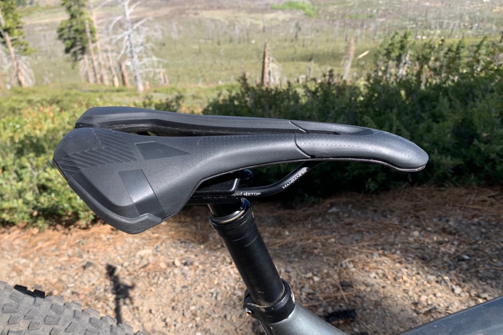 selle italia x-lr tm air cross superflow - this saddle is quite unique in its look, shape, and design.