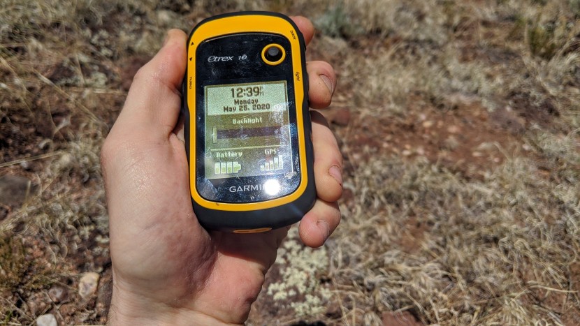 garmin etrex 10 - with many units, it's necessary to have the backlight at max in...