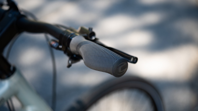 comfortable lock-on ergonomic grips.