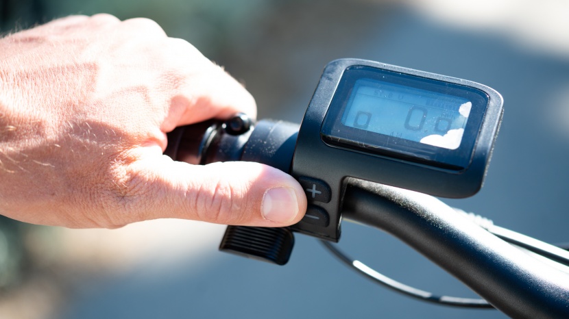 juiced crosscurrent s2 - the display and controls of the cross current s2 are pretty good...