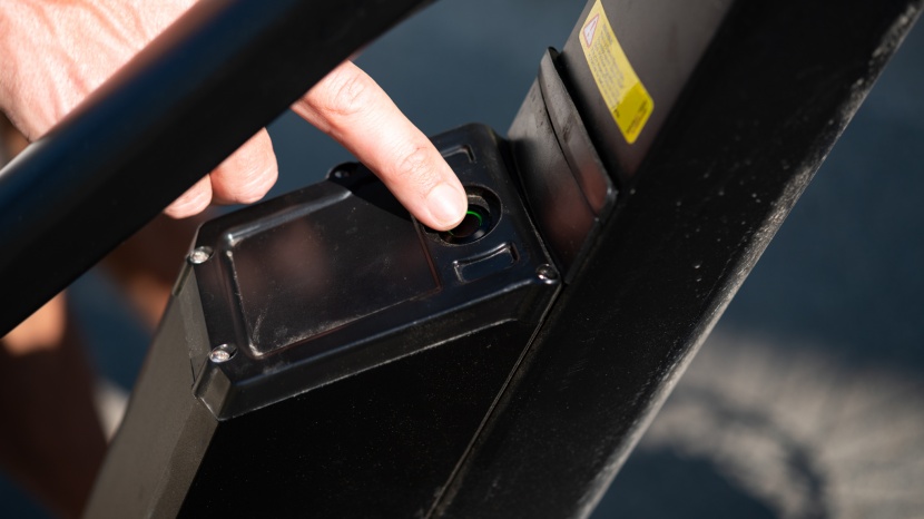 juiced crosscurrent s2 - powering up the crosscurrent s2 requires turning on power at the...