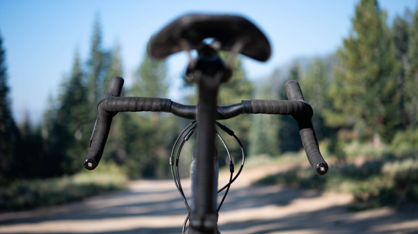 specialized diverge comp carbon - the hover handlebar has a nice 12-degree flare and a bit of extra...