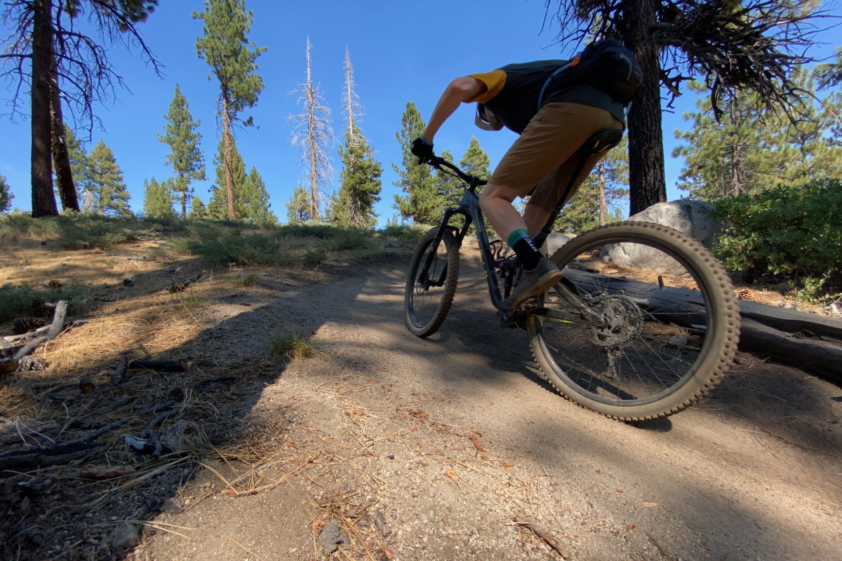 Tranz-X Kitsuma Air Review (It's not the lightest post on the market, but it's pretty competitive for its length. We didn't notice it slowing us...)