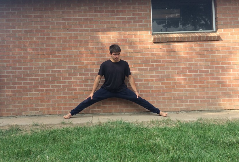 sweatpants mens - testing the mobility of the champion jersey jogger.