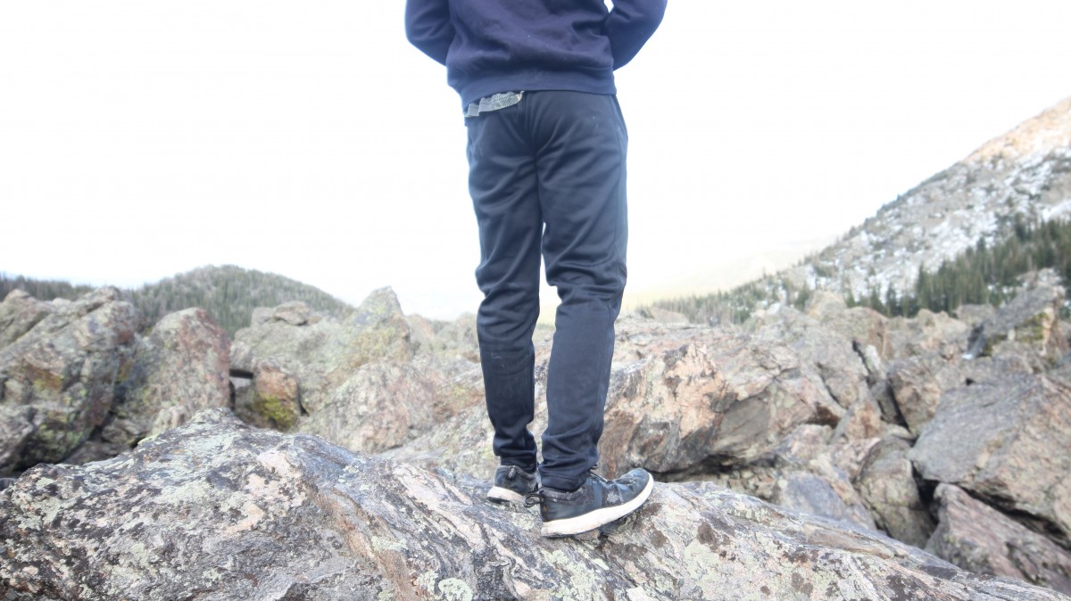 Best Budget Sweatpants For Men Review (The Under Armour Armor Fleece were warm and high performing, even in the high alpine.)