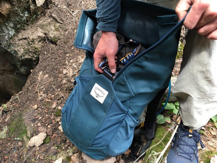 the zipper opens wide, making main compartment access easy.