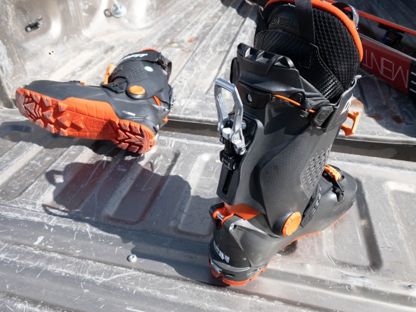 dynafit hoji 130 - the silver part is the hoji lock mechanism. this lever tightens...