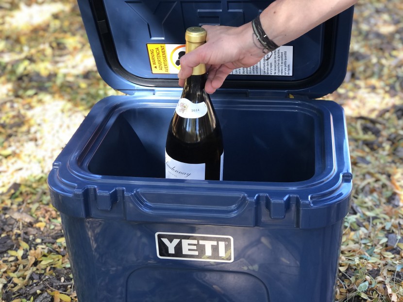 yeti roadie 24 - a rubber seal helps trap cool air inside the rotomolded roadie 24...