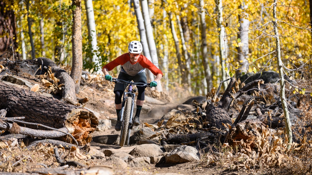 polygon siskiu t8 - the siskiu t8 is a great mid-travel trail bike with a well-rounded...