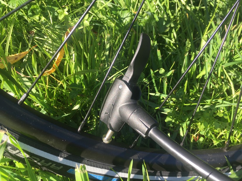 crankbrothers gem - the head design on the crankbrothers gem was not our favorite and...