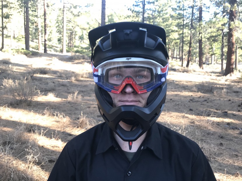 smith mainline mips - the mainline is a substantial and airy full face helmet.