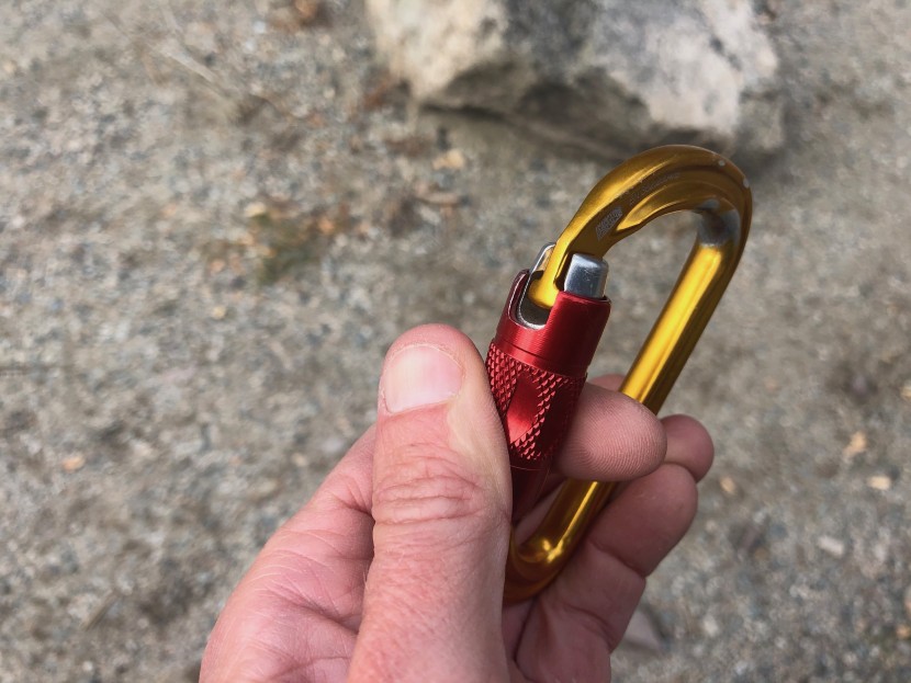 petzl sm'd twist-lock - to open, you must twist the gate a quarter turn, until the opening...