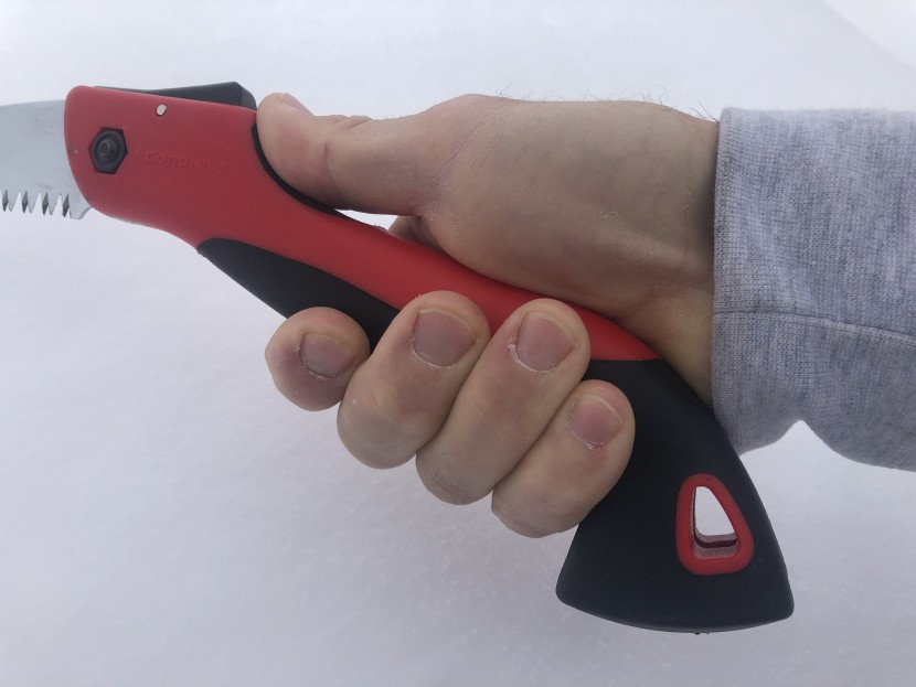 folding saw - the corona's highly ergonomic grip makes it easy to saw.