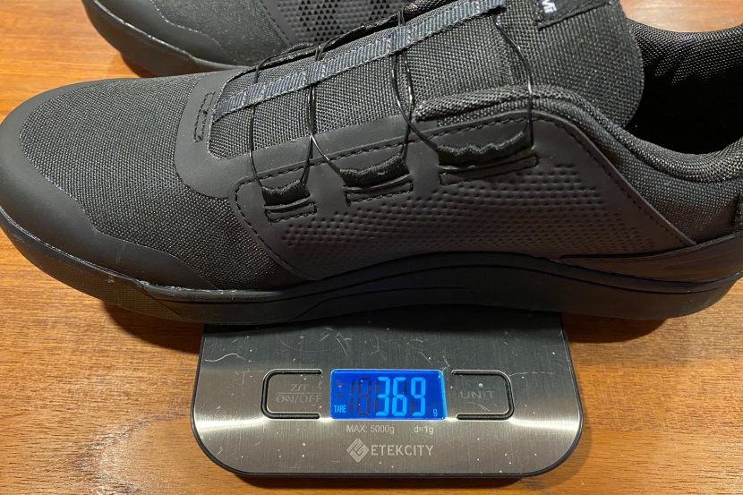 pearl izumi x-alp launch - there was a slight variance in the weight of our test shoes, but...